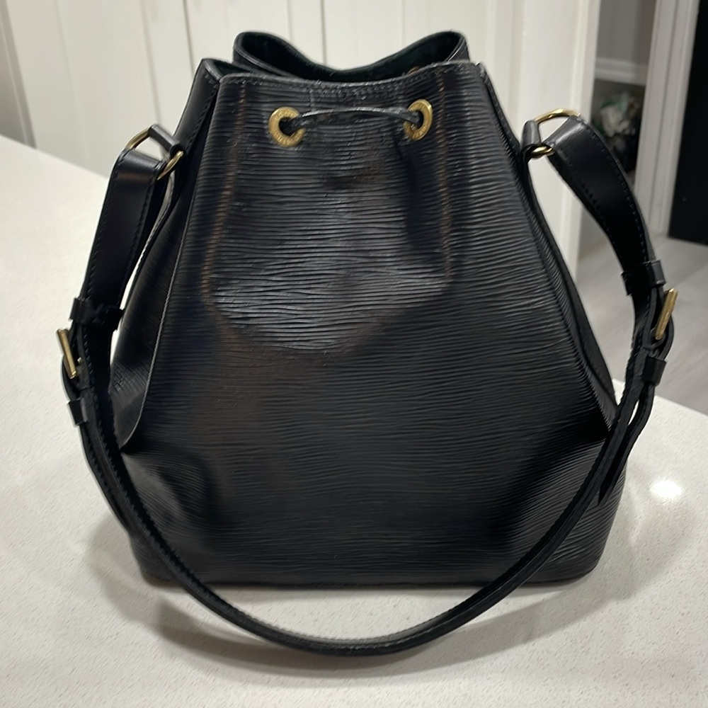 Vintage Louis Vuitton Black Epi Leather Noe Bucket Bag - Picture 2 of 16